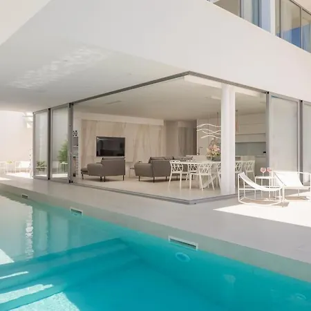 Luxury White Palace With Heated Pool * 特罗吉尔