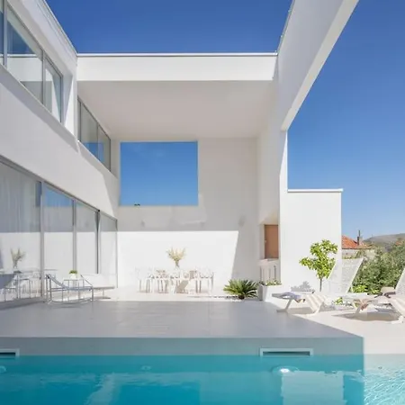 别墅 Luxury White Palace With Heated Pool *