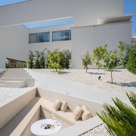 Luxury White Palace With Heated Pool 别墅 *