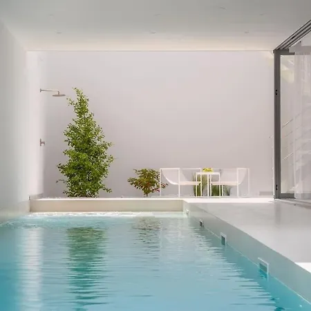 别墅 Luxury White Palace With Heated Pool 特罗吉尔