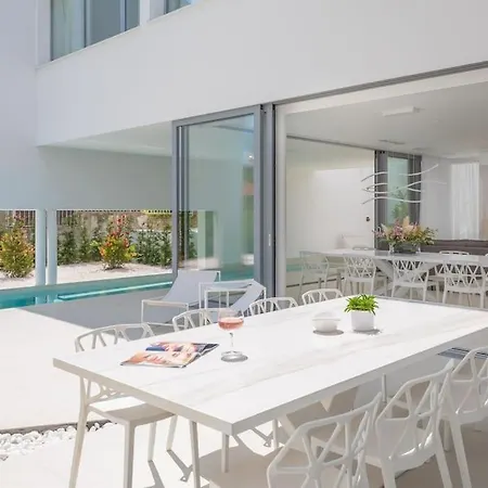 别墅 Luxury White Palace With Heated Pool *