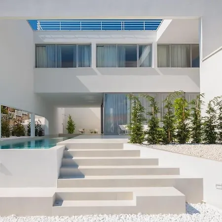 别墅 Luxury White Palace With Heated Pool 特罗吉尔