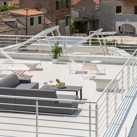 Luxury White Palace With Heated Pool * 特罗吉尔