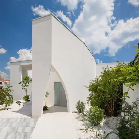 Luxury White Palace With Heated Pool